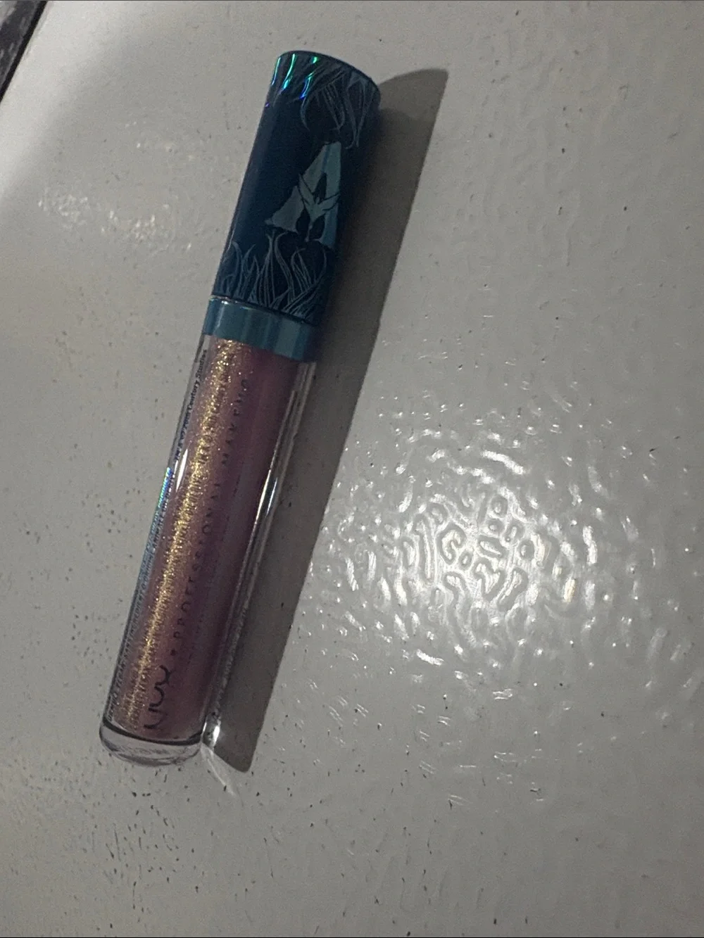 NYX AVATAR Limited Edition Lip Gloss BIOLUME GLOW (pink) Full Size